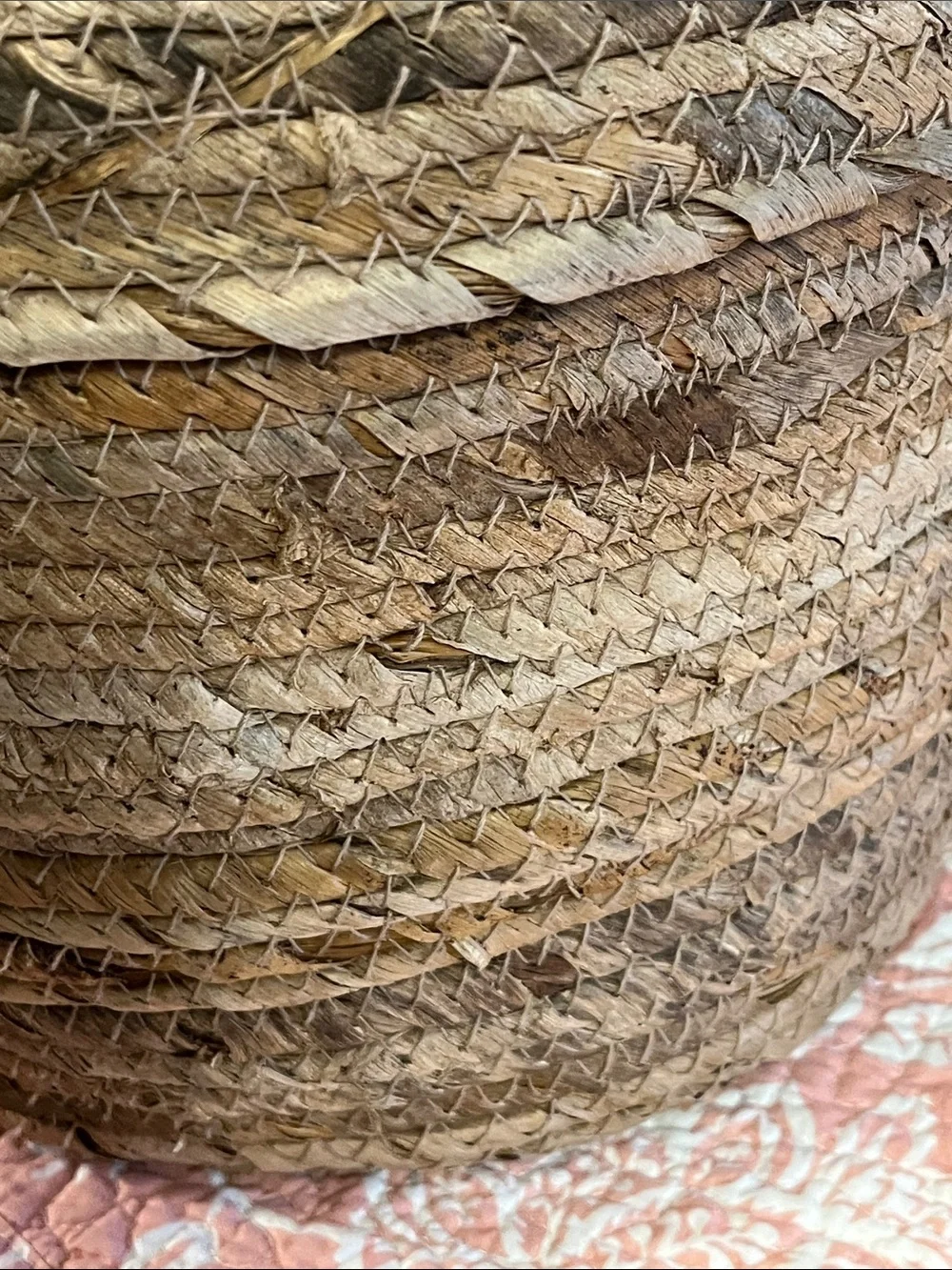Handwoven Brown Seagrass Storage Basket with Lid - Brand Unspecified